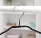 Вешалка антискользящая широкие плечики 45х21 см (металл ПВХ покрытие), черный 1290715, норма - фото 2 - миниатюра