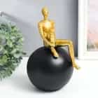 Сувенир "Абстракция. Мечтатель на шаре" 12х13х22,5 см, золото с чёрным 9304532, норма - фото 1 - миниатюра