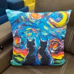 Подушки, наволочки декоративные ПОДУШКА ДЕКОРАТИВНАЯ КОТЫ ВАН ГОГ, ТКАНЬ: ВЕЛЮРПОПЛИН, РАЗМЕР 40*40, МОЛНИЯ, ВНУТРЕННИЙ ЧЕХОЛ СОСТАВ: 1 СТОРОНА ПОЛИЭСТЕР 80%, ХЛОПОК 20%, 2 СТОРОНА ХЛОПОК 100%, АРТ.6085 - изображение 2