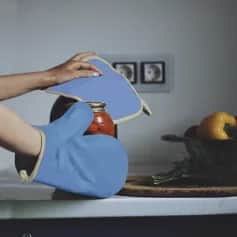 Прихватки, Рукавицы ПРИХВАТКА КВАДРАТ, (НЕБЕСНО-ГОЛУБОЙ) ОКАНТОВКА ЛЕН НАТУРАЛЬНЫЙ, 20*20 , ФЛАЕР, АРТ.01050 - изображение 1