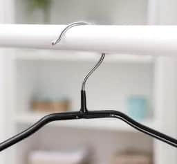 Вешалки и плечики Вешалка антискользящая широкие плечики 45х21 см (металл ПВХ покрытие), черный 1290715 - изображение 2