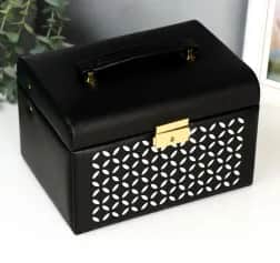 Шкатулки Шкатулка для украшений Крестики сундучок чёрная 14,5х22х16,5 см, кожзам 5191007 - изображение 1