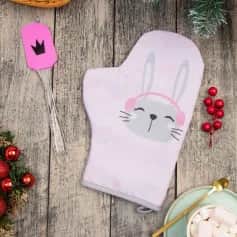 Прихватки, Рукавицы Набор подарочный Доляна Snowy day. Зайка: варежка-прихватка, лопатка силикон 7895832 - изображение 1