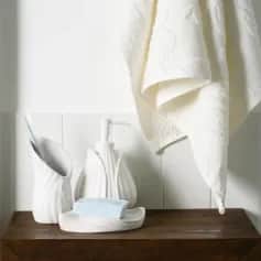 Аксессуары для ванной комнаты Дозатор для жидкого мыла Fleur, 10х10х17 см., цвет белый - изображение 2