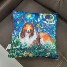 Подушки, наволочки декоративные ПОДУШКА ДЕКОРАТИВНАЯ СОБАКИ ВАН ГОГ, КОЛЛИ ТКАНЬ: ВЕЛЮРПОПЛИН, РАЗМЕР 40*40, МОЛНИЯ, ВНУТРЕННИЙ ЧЕХОЛ СОСТАВ: 1 СТОРОНА ПОЛИЭСТЕР 80%, ХЛОПОК 20%, 2 СТОРОНА ХЛОПОК 100%, АРТ.0222 - изображение 3