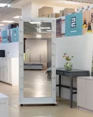 Зеркало ЗЕРКАЛО С ЛАМПОЧКАМИ БОЛЬШОЕ, С ПОЛКОЙ, НА КОЛЕСИКАХ (800*1800 ММ) - изображение 2