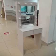 Стол туалетный СТОЛ ТУАЛЕТНЫЙ С ЛАМПОЧКАМИ (ТИП 1) 700Х420Х1530ММ - изображение 2