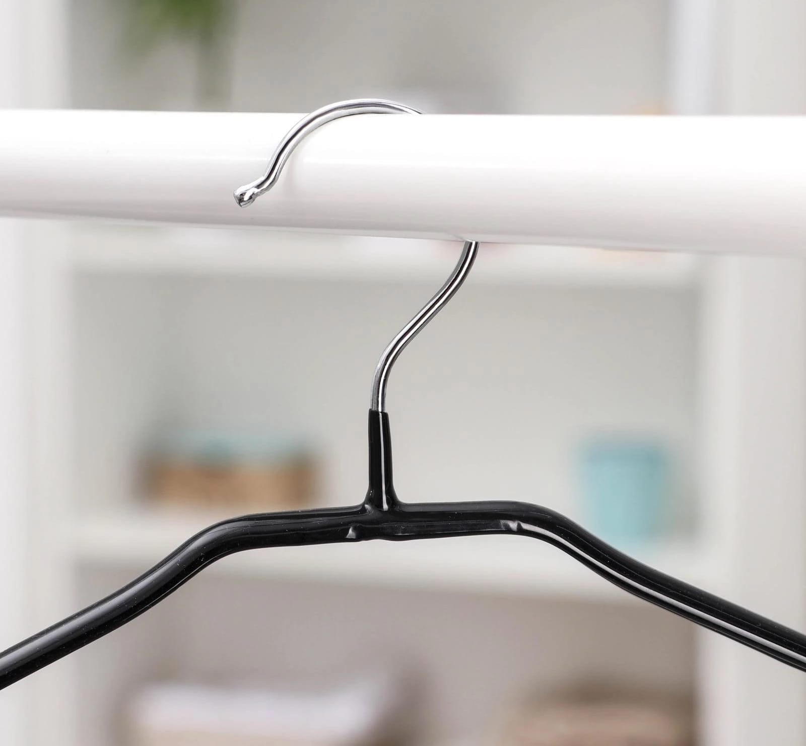 Вешалка антискользящая широкие плечики 45х21 см (металл ПВХ покрытие), черный 1290715, норма - фото 2