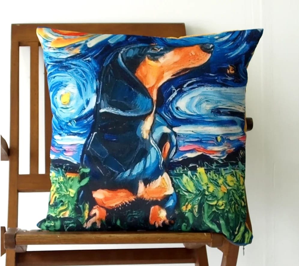ПОДУШКА ДЕКОРАТИВНАЯ "СОБАКИ ВАН ГОГ, ТАКСА" ТКАНЬ: ВЕЛЮР/ПОПЛИН, РАЗМЕР 40*40, МОЛНИЯ, ВНУТРЕННИЙ ЧЕХОЛ СОСТАВ: 1 СТОРОНА ПОЛИЭСТЕР 80%, ХЛОПОК 20%, 2 СТОРОНА ХЛОПОК 100%, АРТ.0260, норма - фото 1