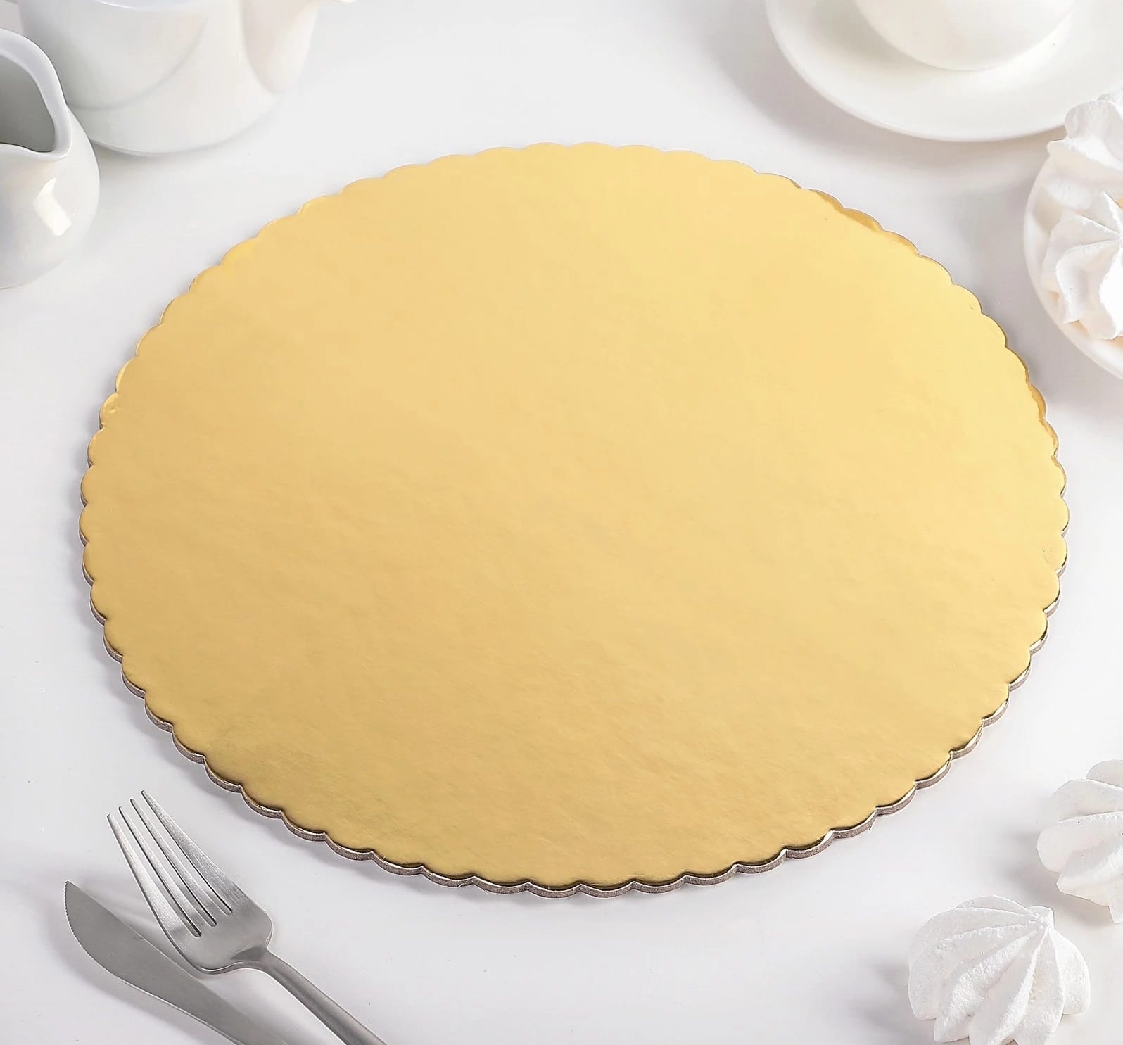 Подложка для торта "Круг волна" 30x30x0,4 см, цв. золото 3800868, норма - фото 1