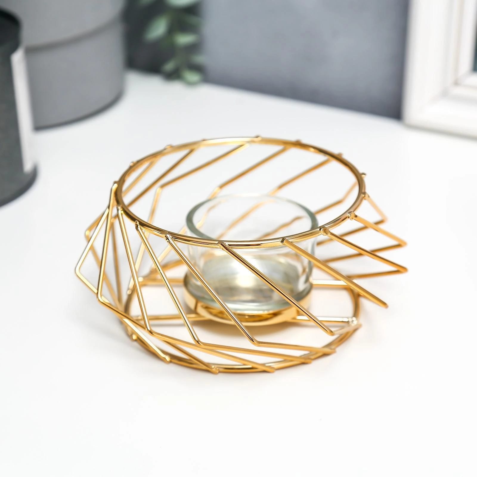 Подсвечник "Геометрическая оправа" 5,5х12,5х12,5 см золото, металл, стекло  5383708, норма - фото 1