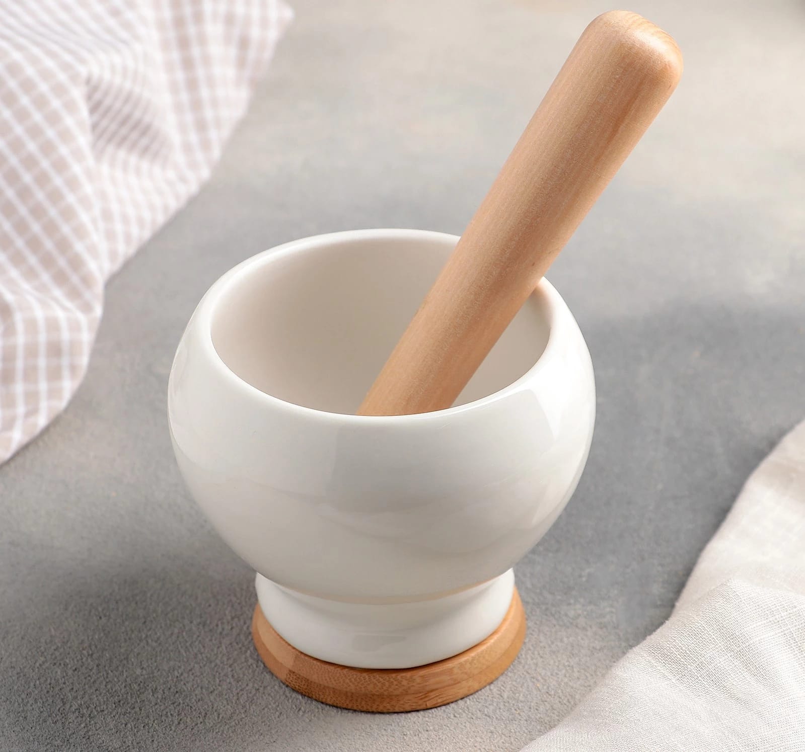 Ступка с пестиком на деревянной подставке "Эстет" 10,5х9,5 см 4177820, норма - фото 1