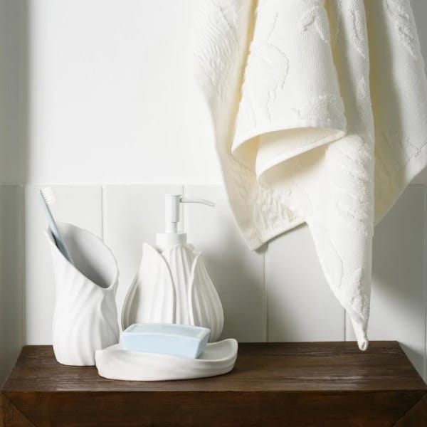 Дозатор для жидкого мыла Fleur, 10х10х17 см., цвет белый, норма - фото 2