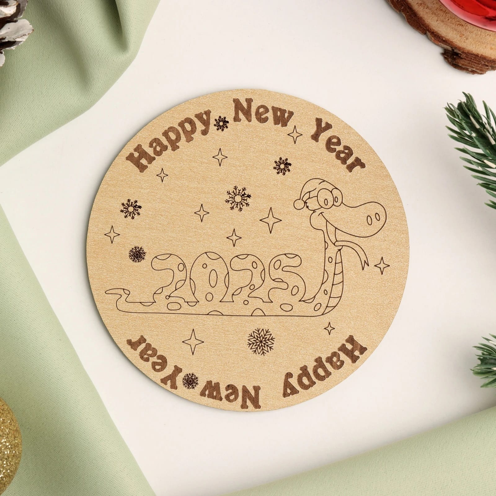 Подставка под горячее "Змейка в шапочке с 2025" диам. 9,5 см 10498807, норма - фото 1