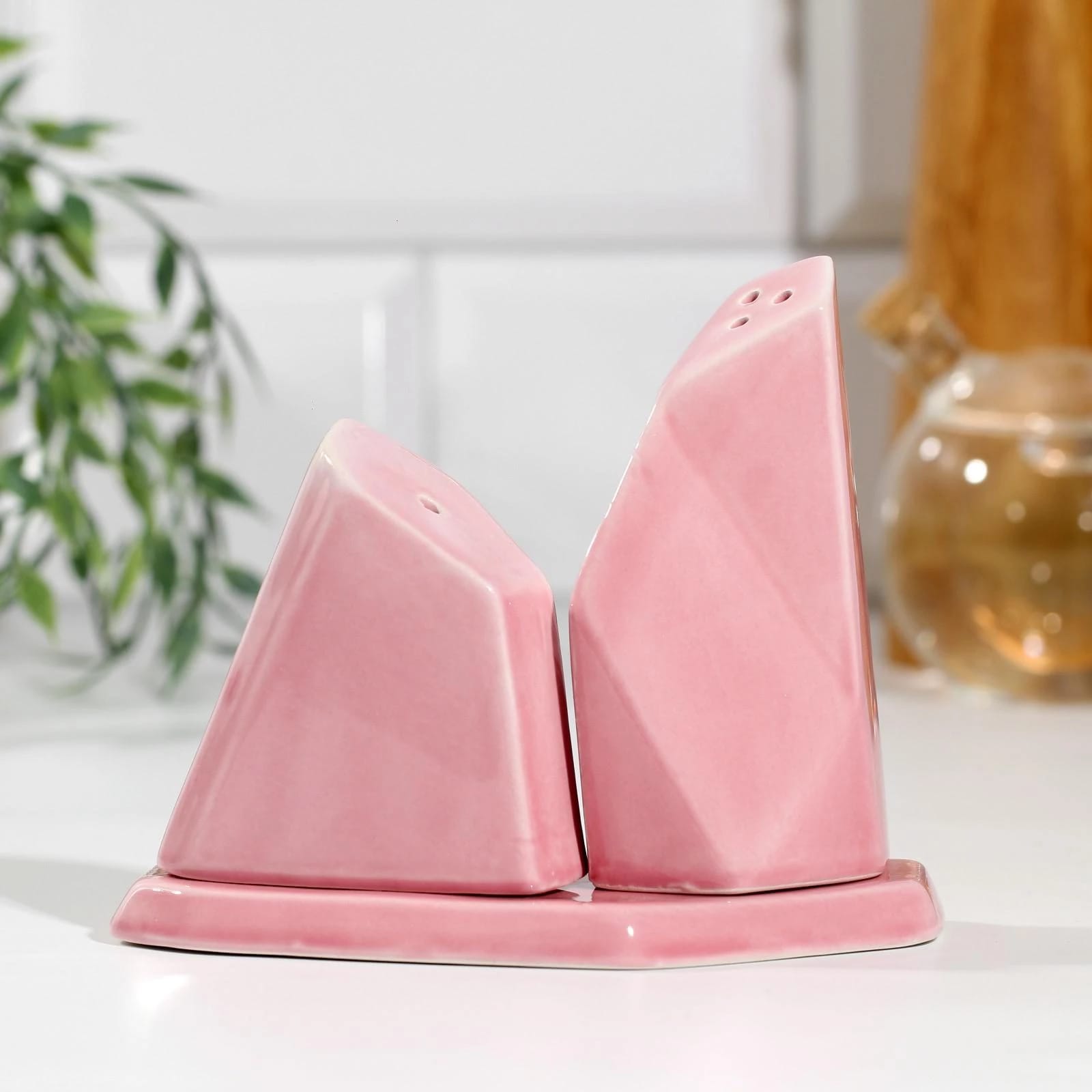 Набор солонка и перечница "Геометрия", розовый, 13,5х10,5 см  5572684, норма - фото 1