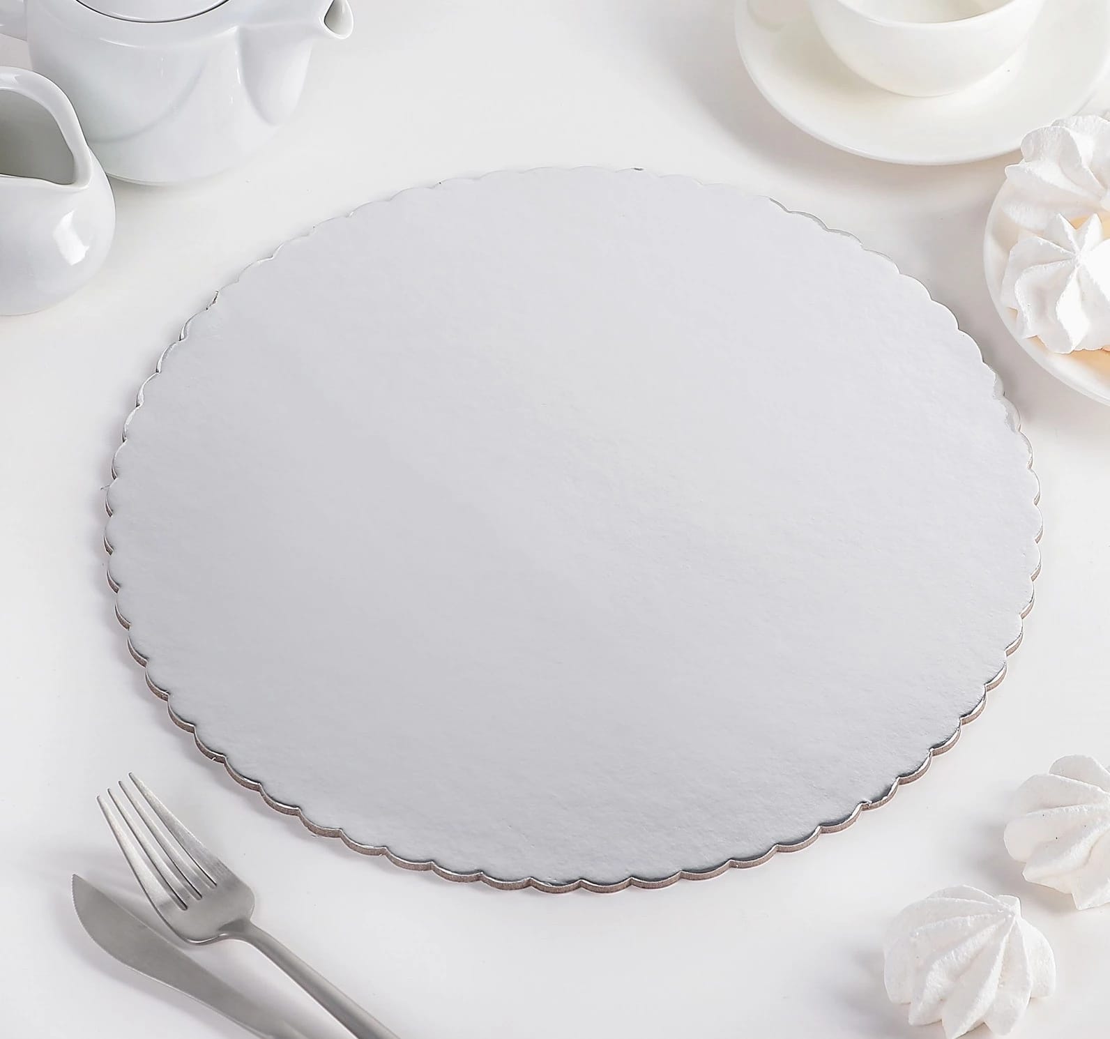 ПОДЛОЖКА ДЛЯ ТОРТА "КРУГ ВОЛНА" 30X30X0,4 СМ, ЦВ. СЕРЕБРО 3800869, норма - фото 1