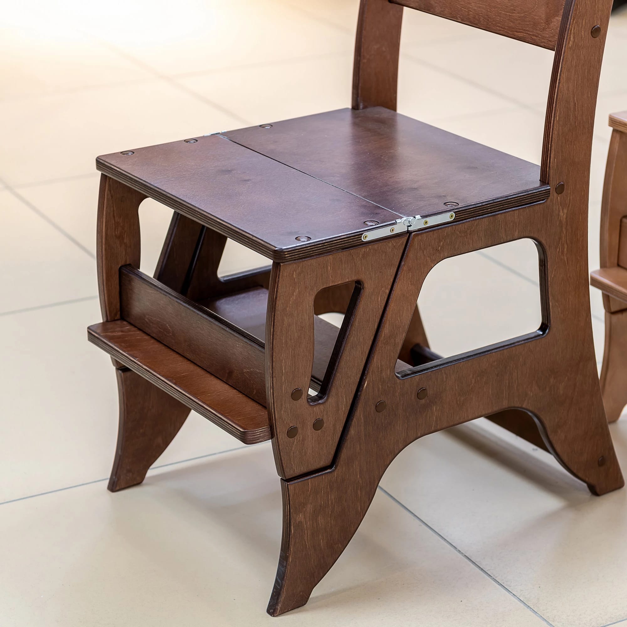 Стул-стремянка (орех) - фото 7